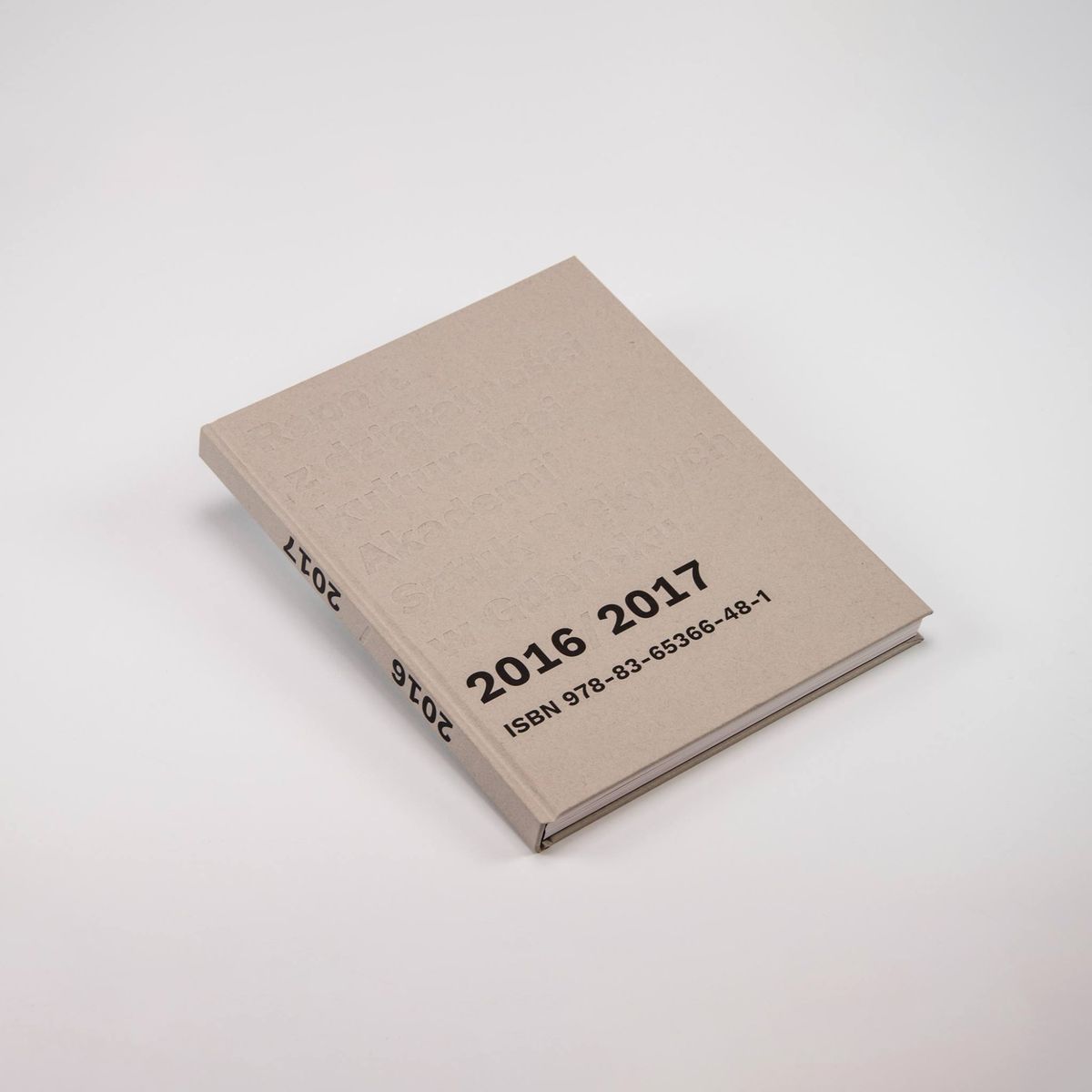 Editorial design of the first annual report summarizing the activities of the Academy of Fine Arts in Gdańsk.